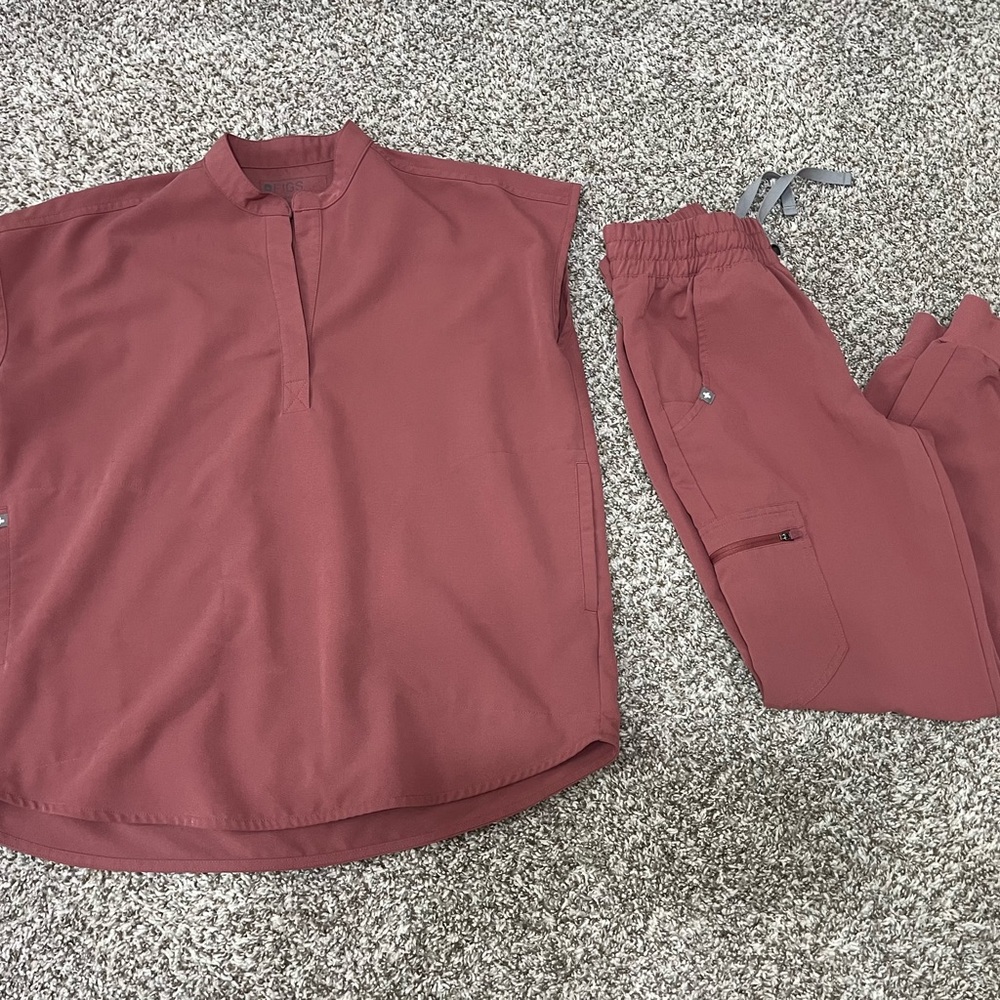 FIGS Mandarin Collar Scrub Top in Rose Mauve